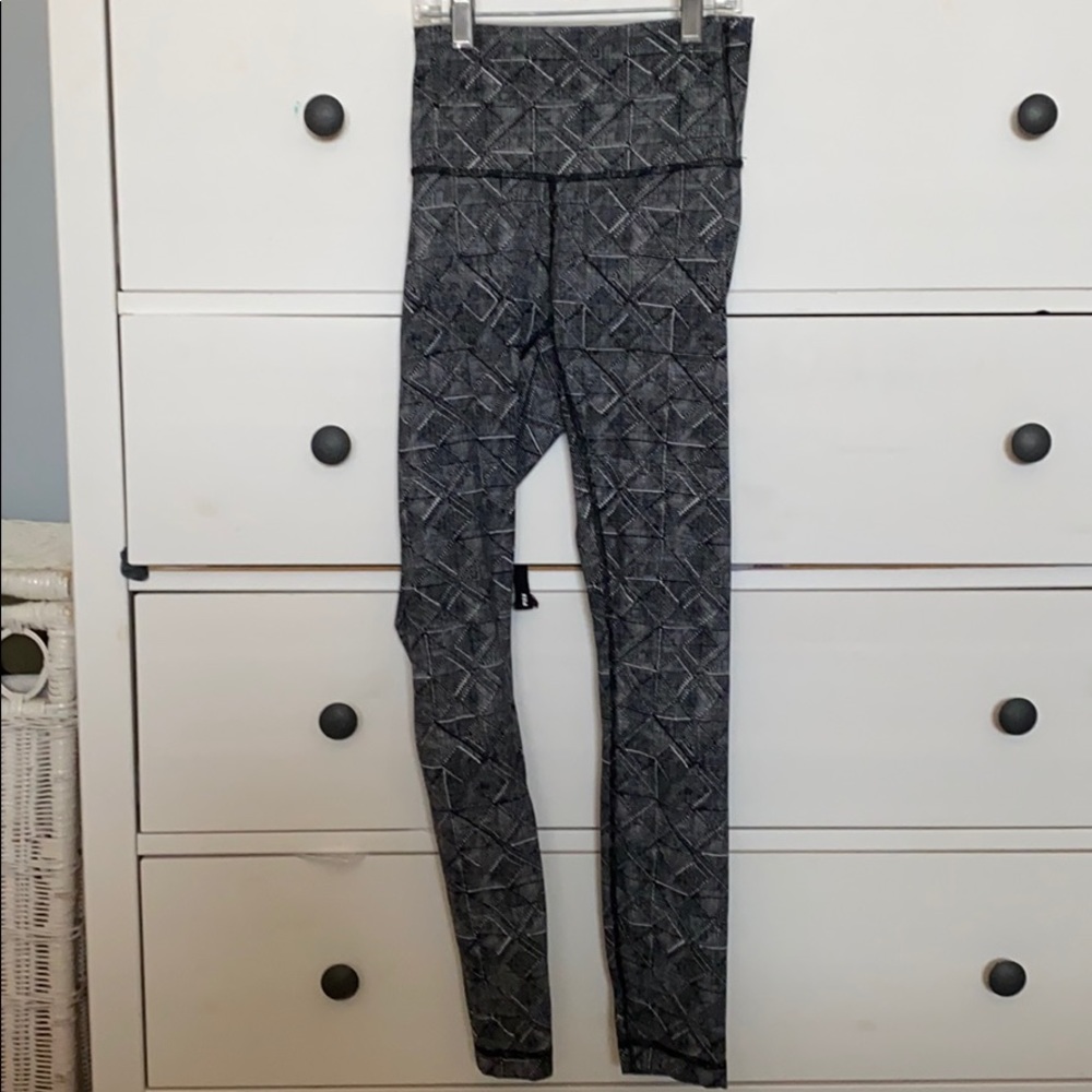 Geometric design lululemon leggings